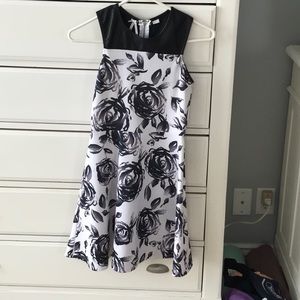 Black and white young girls formal dress👗